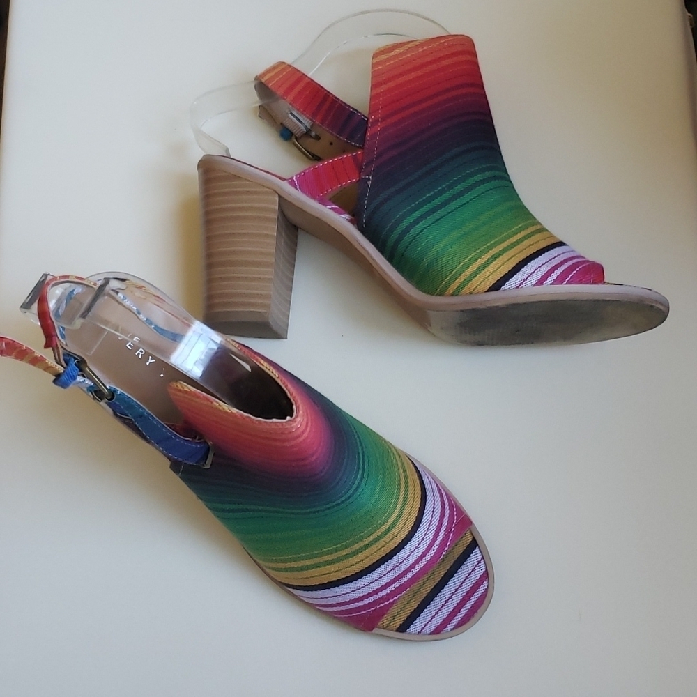 Very Volatile 9 Mexican Poncho print and colors heels